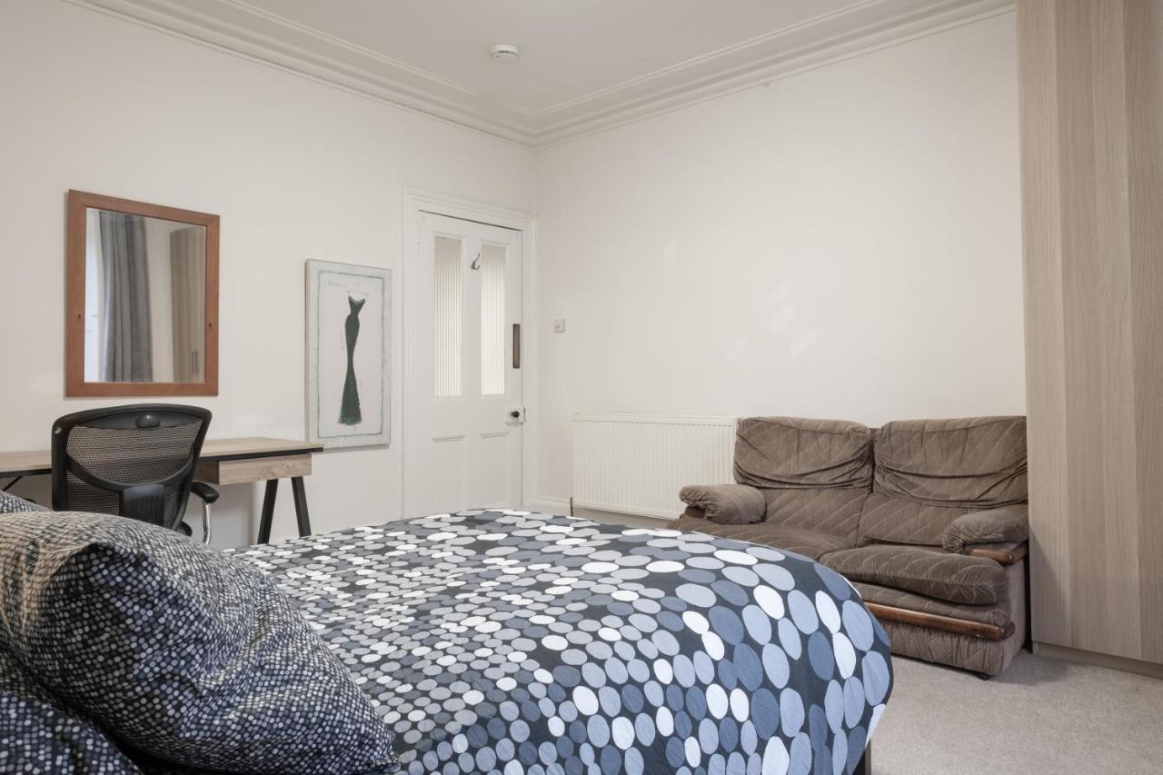 Hutch 2 Bed Apart Aberdeen Bagian luar foto